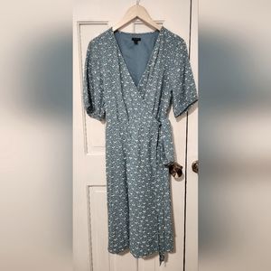Ann Taylor Wrap Dress size 10petite